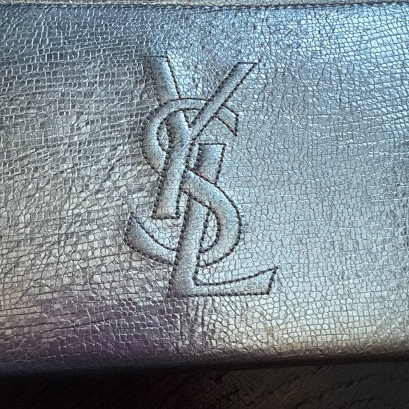 Yves Saint Laurent Wallet YSL Belle du Jour metallic Silver Leather Zip Wallet - Picture 2 of 10